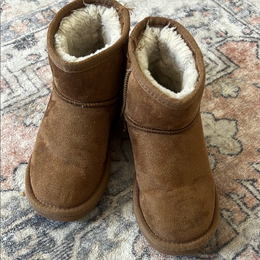 Dream Pairs Brown Sheepskin Boots with Suede Finish